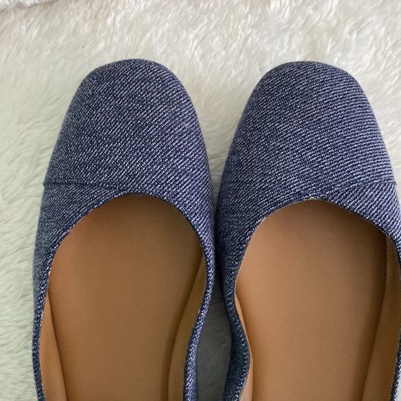 Aerosoles Women's Spearmint Ballet Flat denim with ankle elastic strap. Size 9.5 - Picture 4 of 8